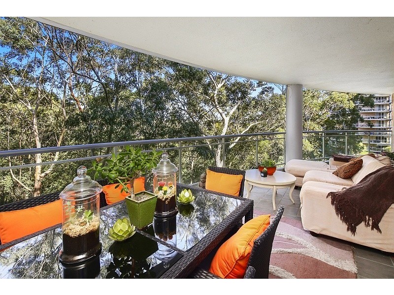 433/80 John Whiteway Dr, Gosford NSW 2250