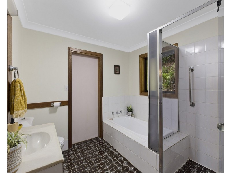 21 Derwyn Close, North Gosford NSW 2250