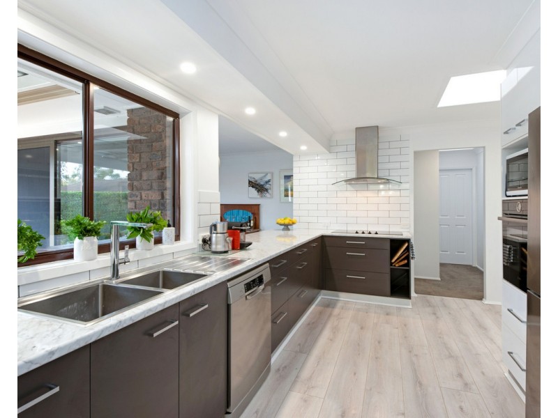 4 Small Street, Wyoming NSW 2250