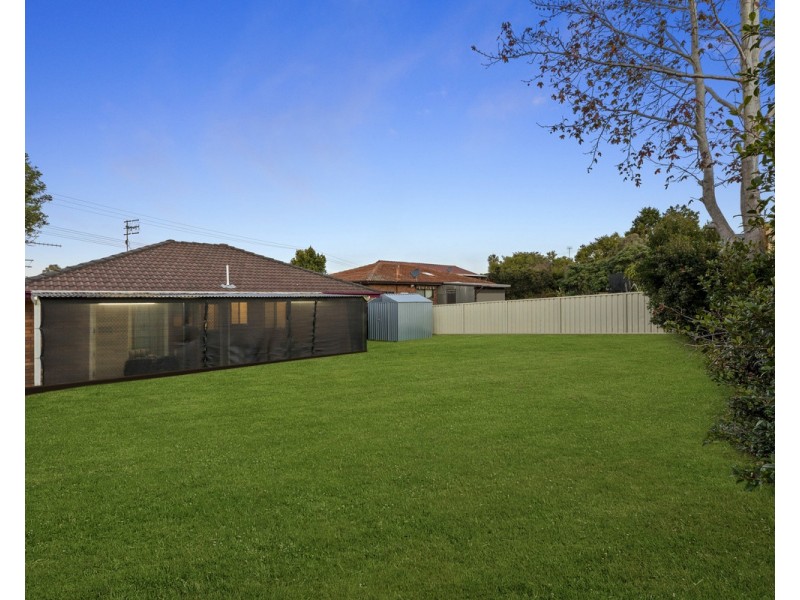 6 Gwydir Street, Bateau Bay NSW 2261