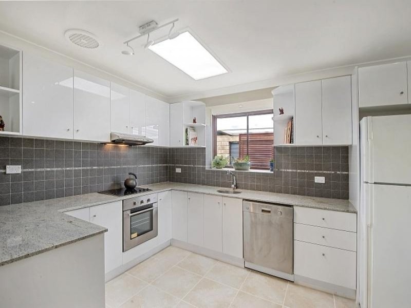 117 Cams Boulevard, Summerland Point NSW 2259