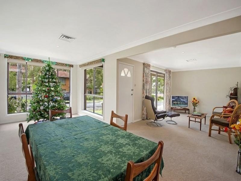 117 Cams Boulevard, Summerland Point NSW 2259