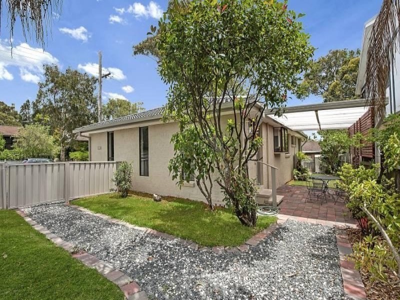 117 Cams Boulevard, Summerland Point NSW 2259