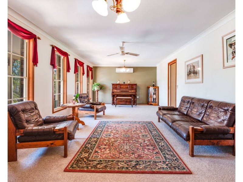 12 Warrambool Road, Wamberal NSW 2260