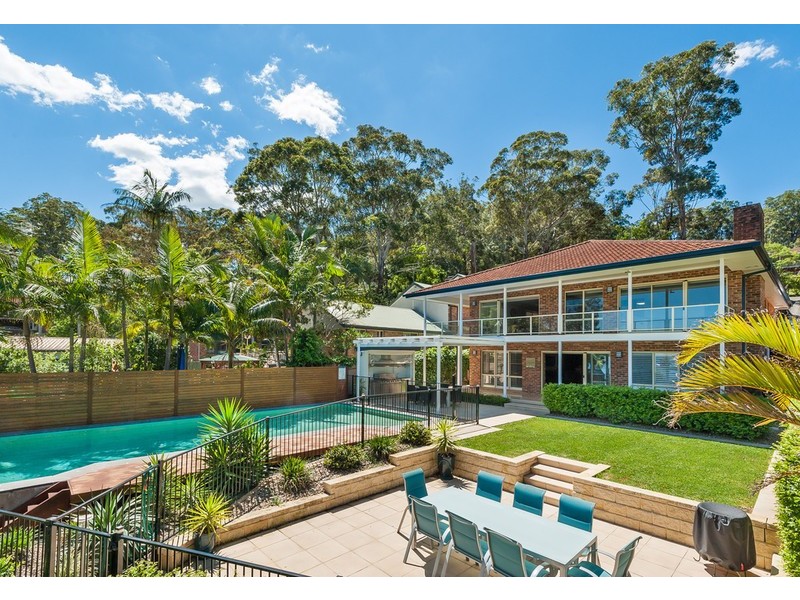 327 Avoca Drive, Green Point NSW 2251