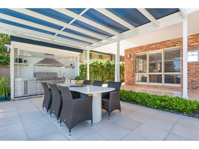 327 Avoca Drive, Green Point NSW 2251