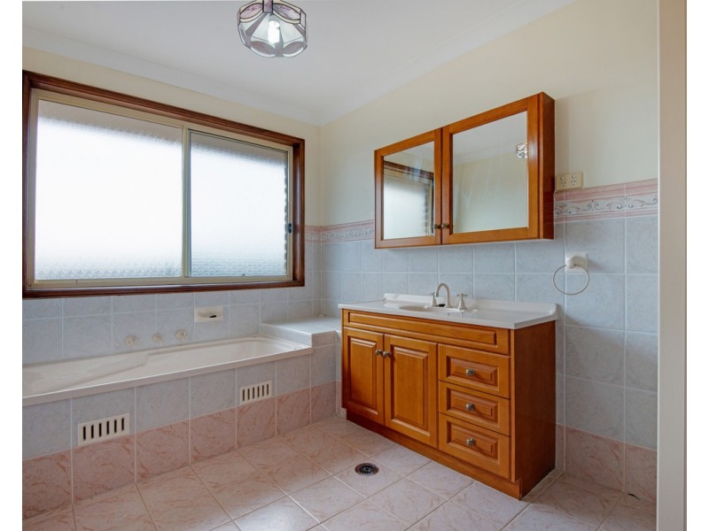 12 Flakelar Crescent, Terrigal NSW 2260