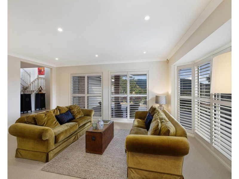 27 White Cedar Close, Green Point NSW 2251