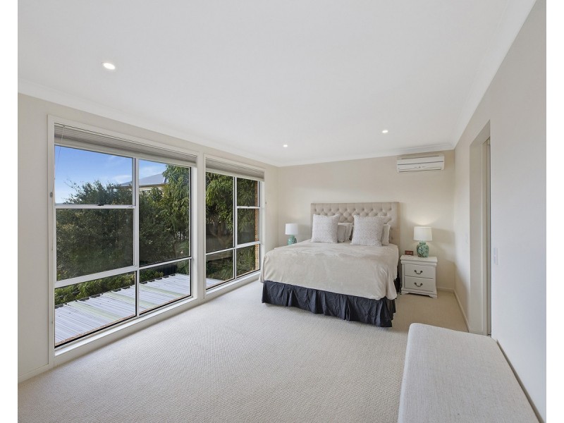 27 White Cedar Close, Green Point NSW 2251