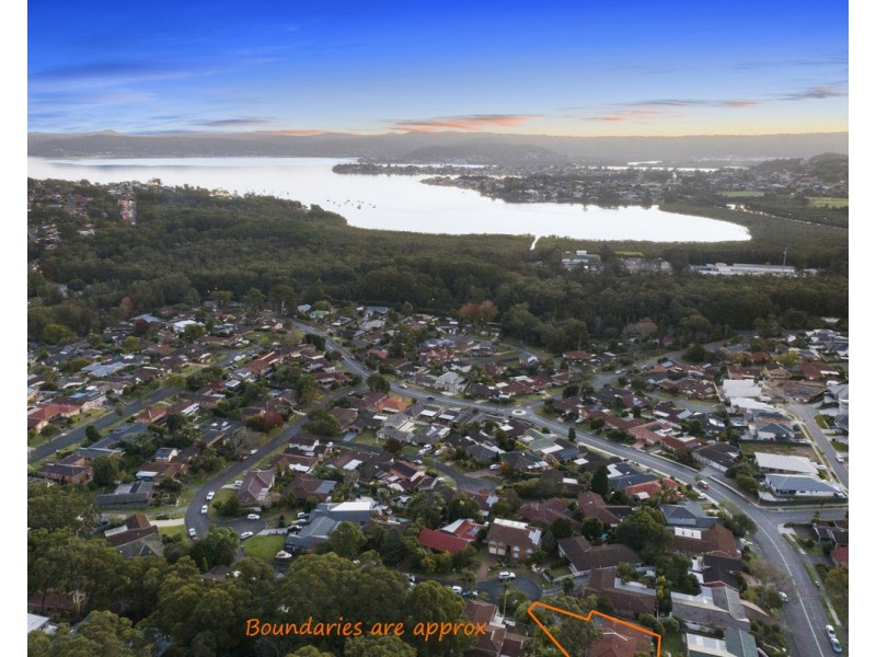 27 White Cedar Close, Green Point NSW 2251