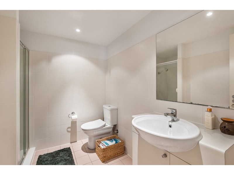 303/80 John Whiteway Dr, Gosford NSW 2250