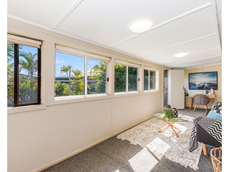 13 Isis Street, Wyoming NSW 2250