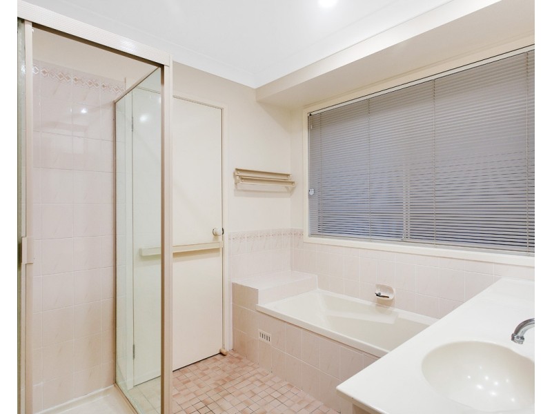 2/5 Florence Avenue, Point Frederick NSW 2250