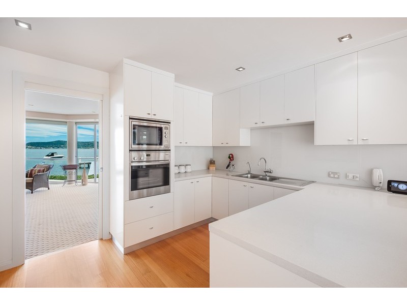 2/3 Caroline Street, East Gosford NSW 2250