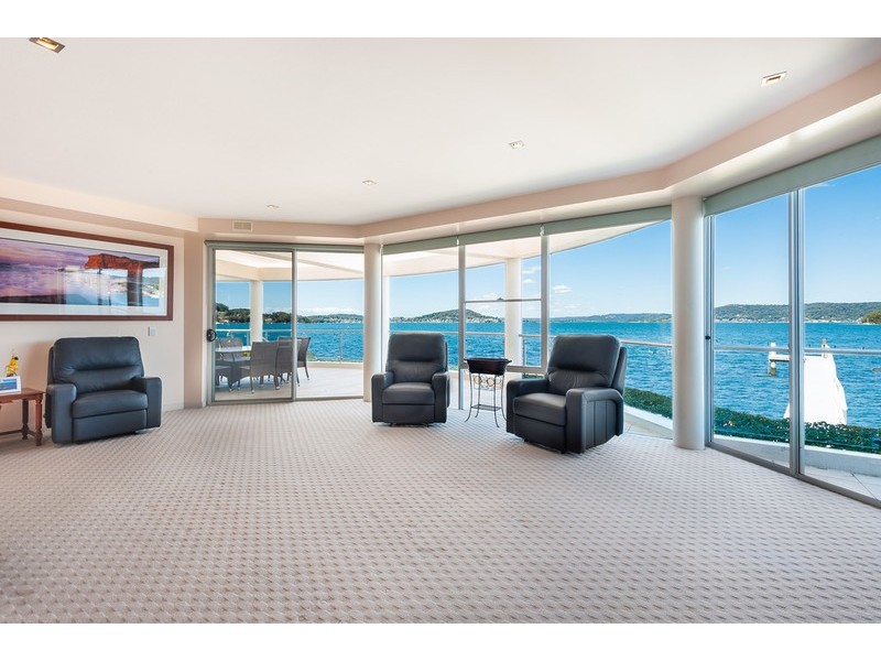 2/3 Caroline Street, East Gosford NSW 2250