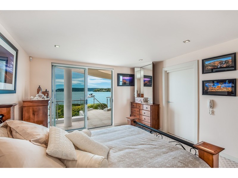 2/3 Caroline Street, East Gosford NSW 2250