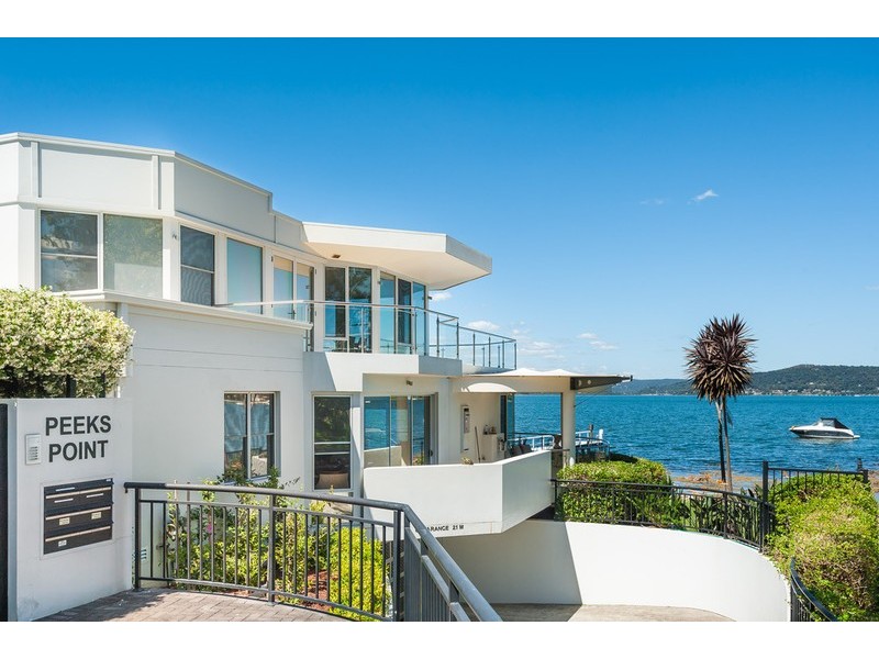 2/3 Caroline Street, East Gosford NSW 2250