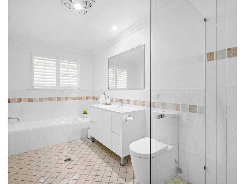 35 Erina Valley Road, Erina NSW 2250