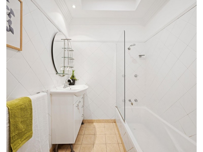 71 Renwick Street, Wyoming NSW 2250