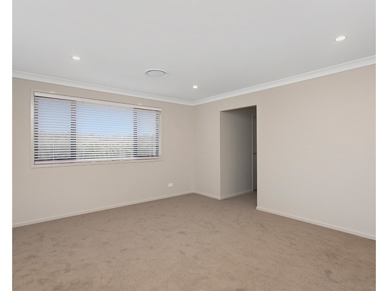 36 Mistview Circuit, Forresters Beach NSW 2260