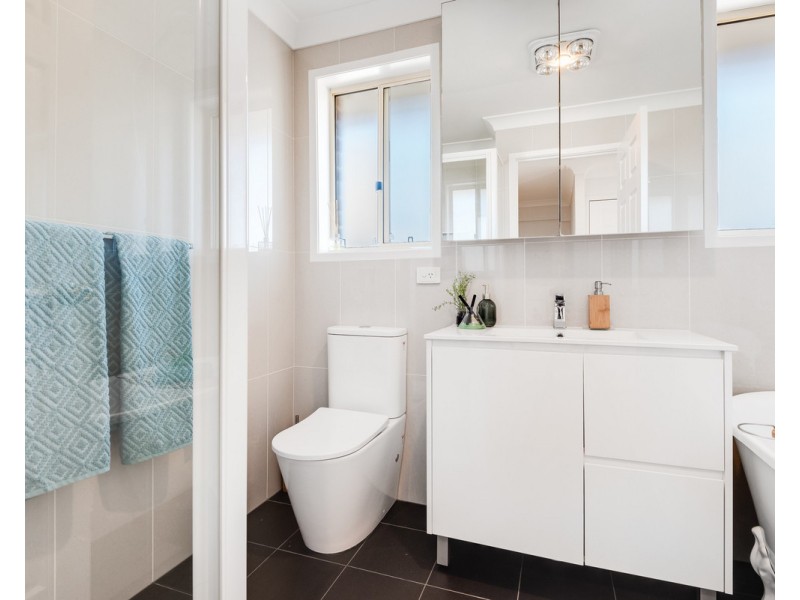 8 Crestview Place, Lisarow NSW 2250