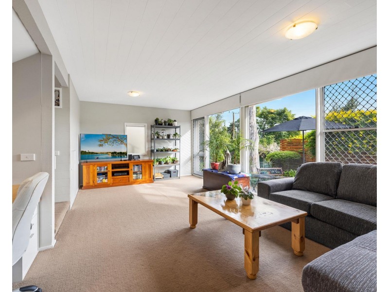 24 Maple Street, Wyoming NSW 2250