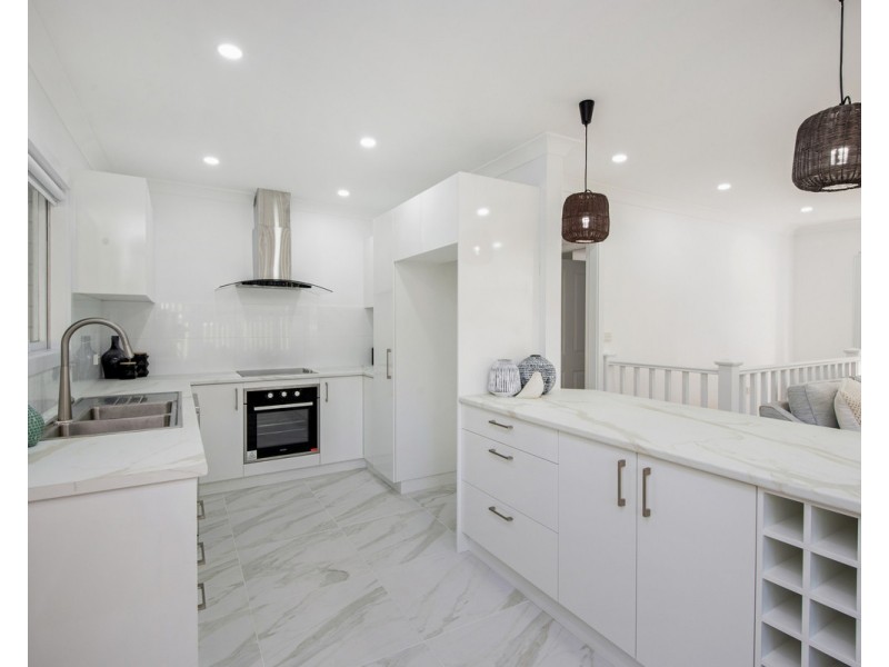 9 Kimpton Place, Wyoming NSW 2250