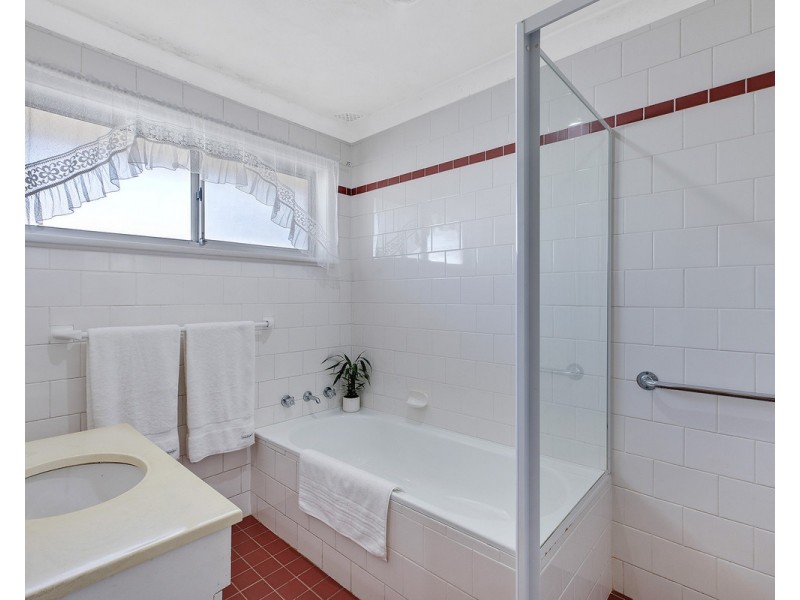 9 Haynes Street, Wyoming NSW 2250