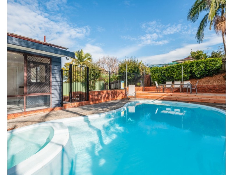 18 Small Street, Wyoming NSW 2250