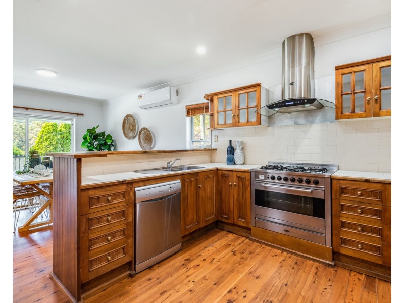 12 Hakea Close, Wyoming NSW 2250