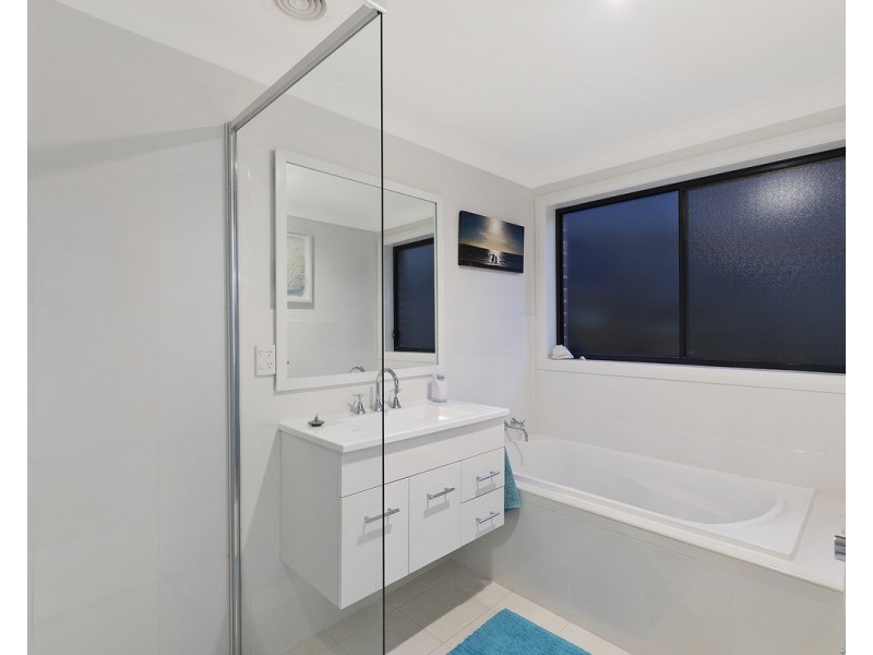 176 Karalta Road, Erina NSW 2250