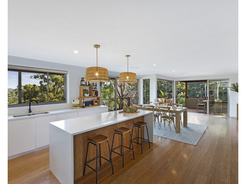 18 Cabbage Tree Avenue, Avoca Beach NSW 2251