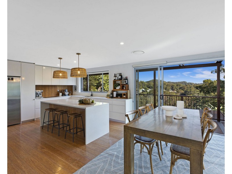 18 Cabbage Tree Avenue, Avoca Beach NSW 2251