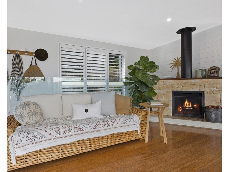 18 Cabbage Tree Avenue, Avoca Beach NSW 2251