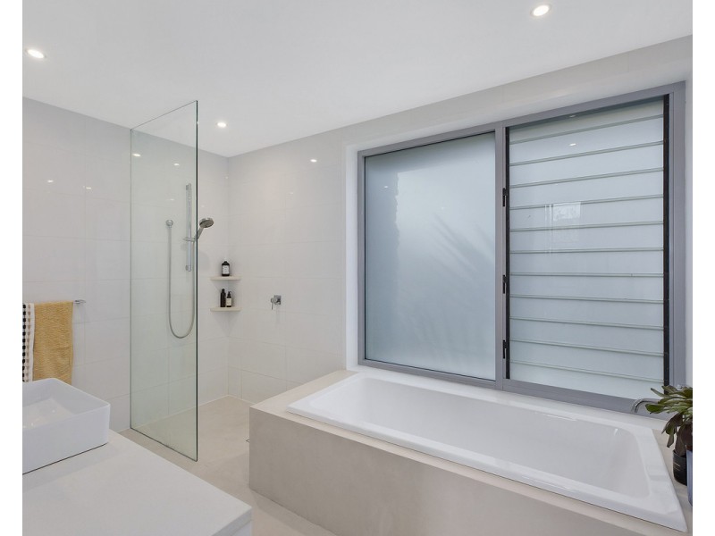 18 Cabbage Tree Avenue, Avoca Beach NSW 2251