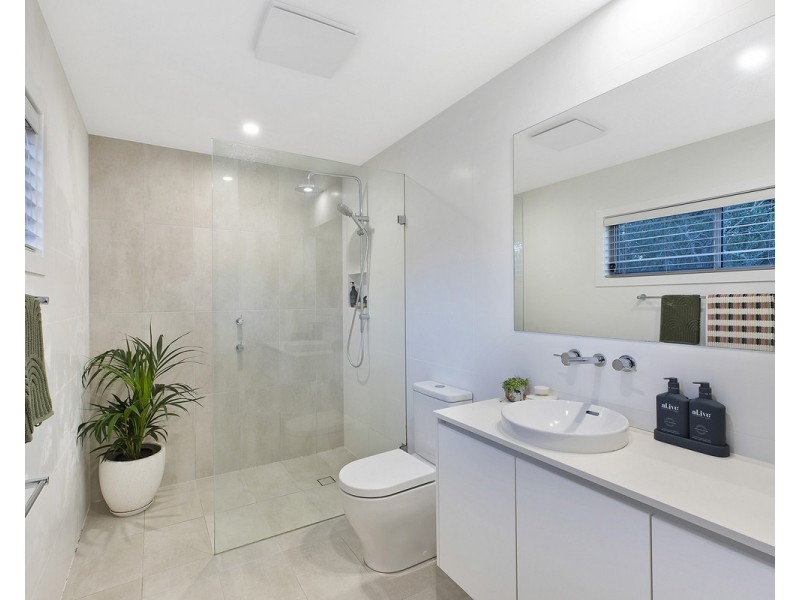 36 Winani Road, Erina NSW 2250