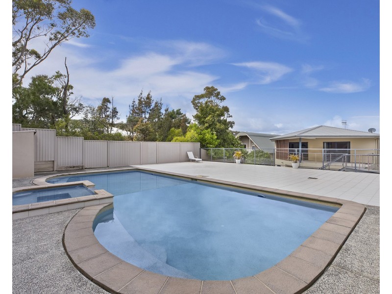 3 Longs Road, Bateau Bay NSW 2261