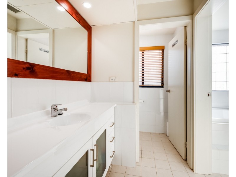 3 Longs Road, Bateau Bay NSW 2261