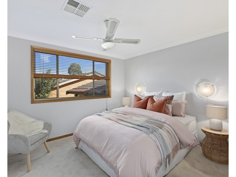 1 Rugby Close, Wyoming NSW 2250