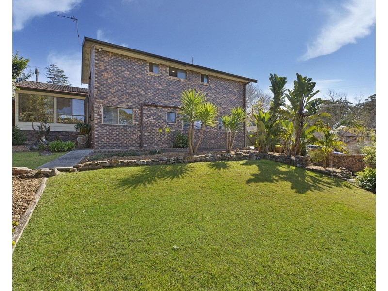 1 Rugby Close, Wyoming NSW 2250