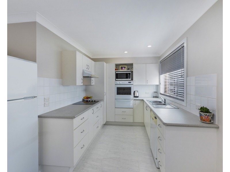 7 Walker Road, Wyoming NSW 2250