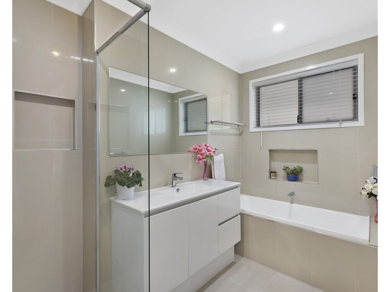 7 Walker Road, Wyoming NSW 2250