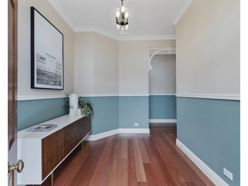 6 Portsmouth Road, Erina NSW 2250