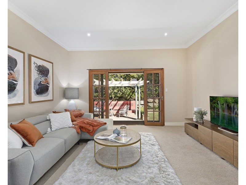 6 Portsmouth Road, Erina NSW 2250