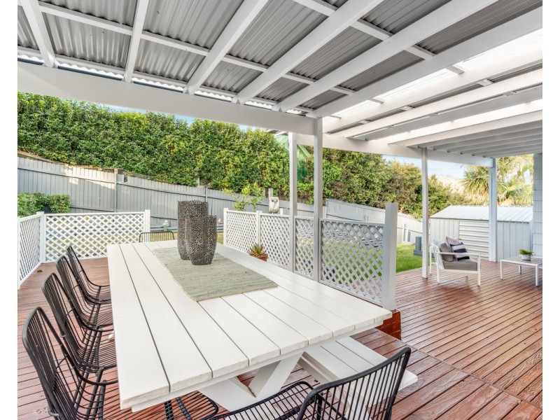 5 Lana Avenue, Wyoming NSW 2250