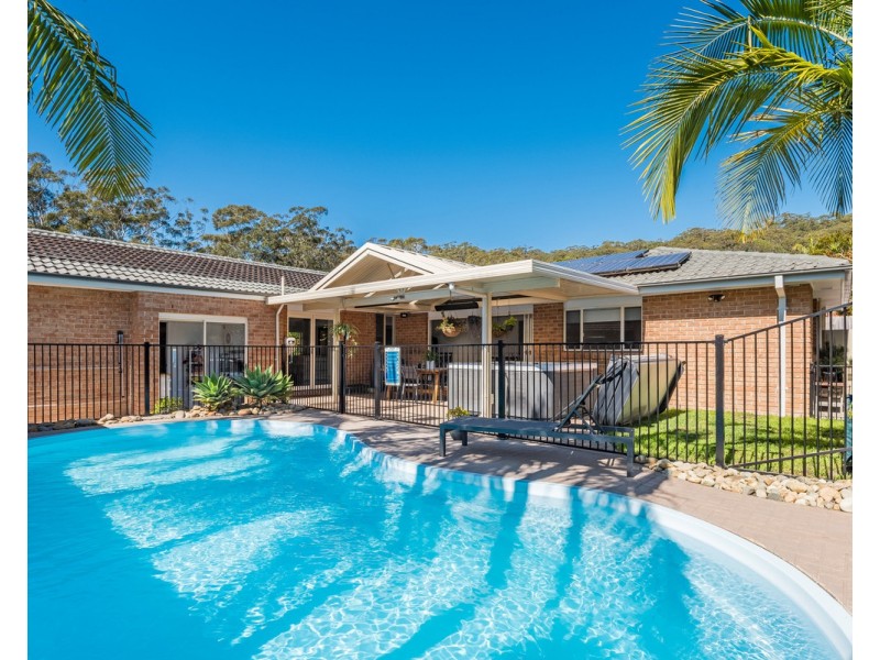 33 Pemberton Boulevard, Lisarow NSW 2250