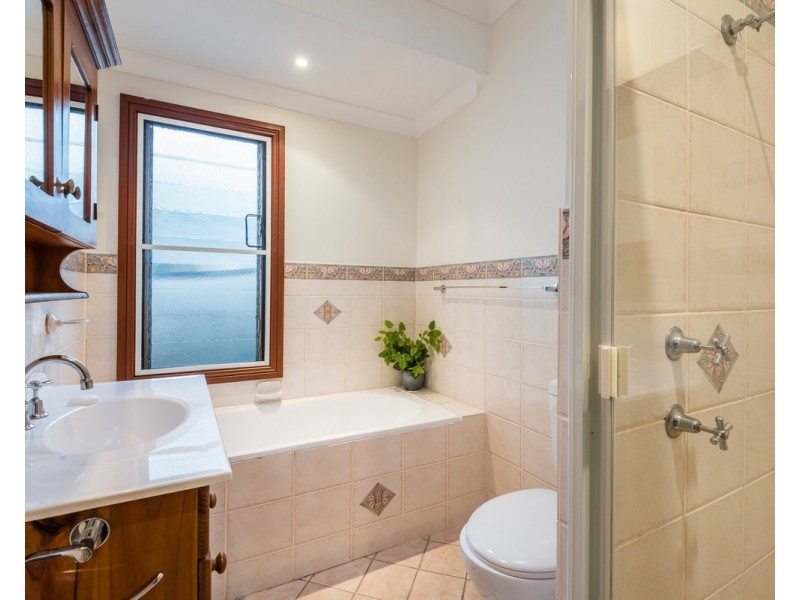 14 Chestnut Street, Wyoming NSW 2250