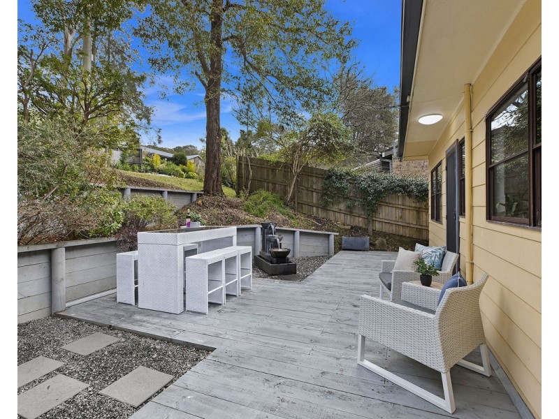 10 Lake Shore Drive, North Avoca NSW 2260