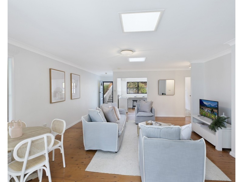 10 Lake Shore Drive, North Avoca NSW 2260