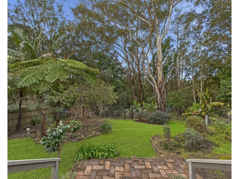10 Lake Shore Drive, North Avoca NSW 2260